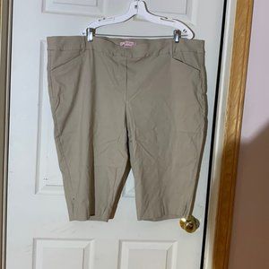 Pennington tan Bermuda Shorts Size 30P
